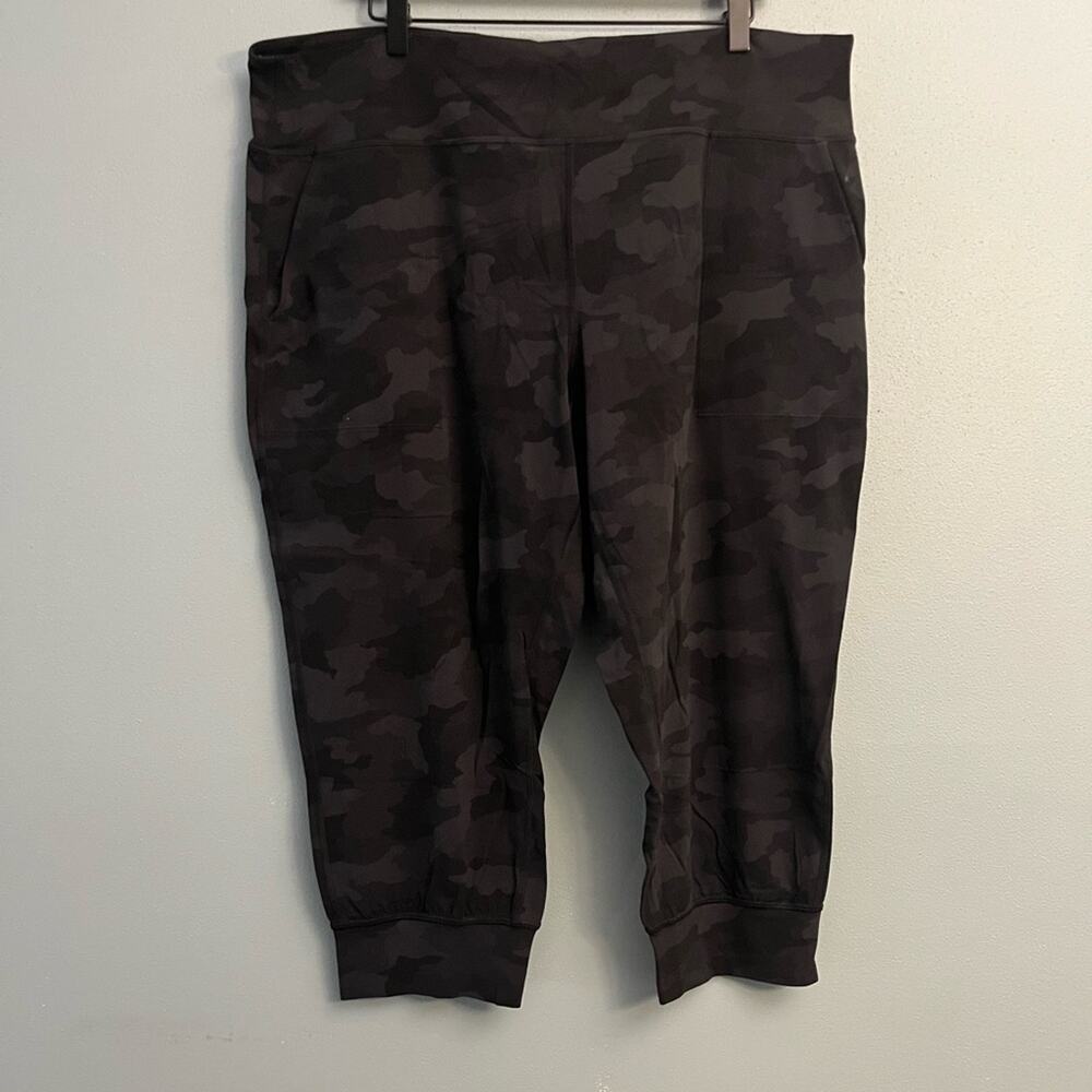 Lululemon Align Hr Jogger Crop - image 1